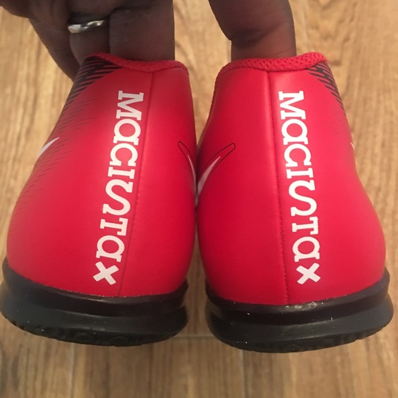 NIKE MagistaX Ola II Men’s Indoor Soccer Shoes NEW - Picture 5 of 7